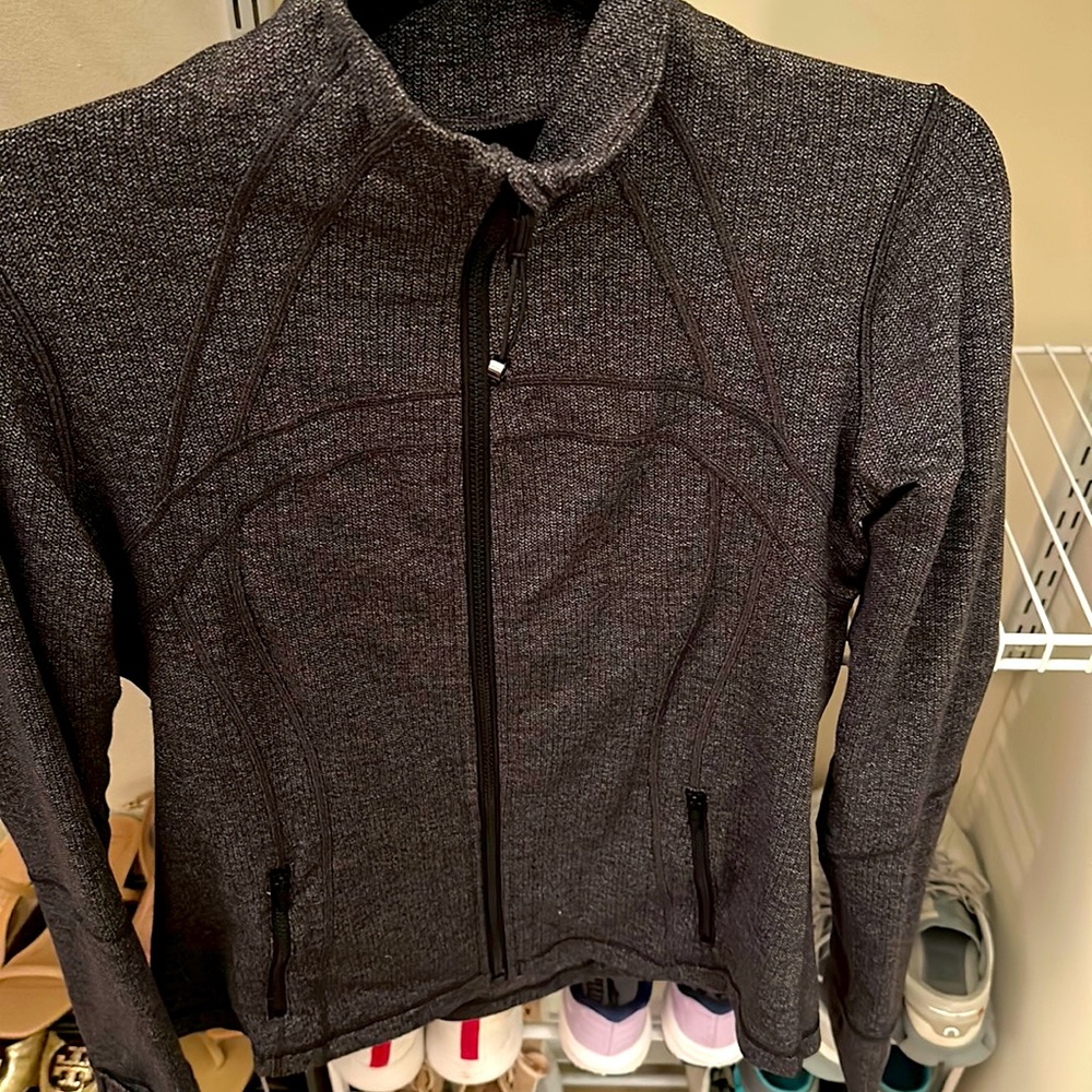Lululemon Women’s Define Jacket in Grey, size 10. Very good condition.
